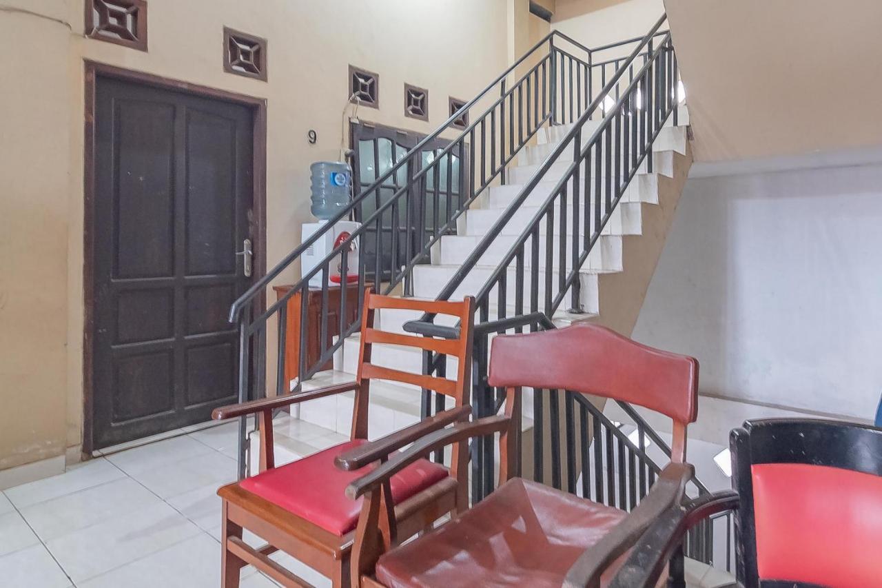 Hotel Reddoorz Syariah Near Terminal Batu Ampar 2 à Balikpapan  Extérieur photo